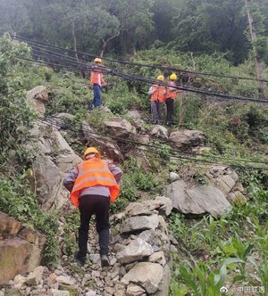 雅安芦山地震，三大运营商第一时间奔赴震区救援