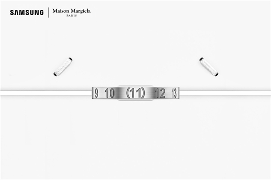 三星Galaxy Z Flip4联名Maison Margiela：打破常规的时尚宣言