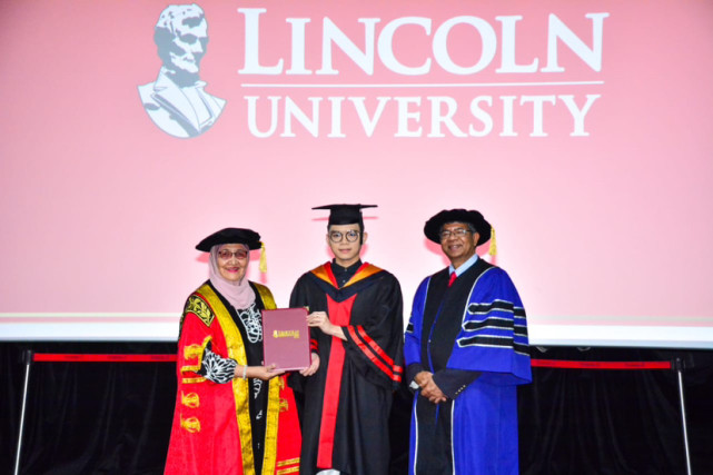 卢卡斯获得林肯大学院士头衔 并成立亚洲区块链创新与研究院