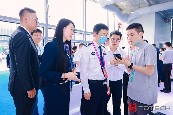 警务鸿联，畅想无线｜鼎桥亮相第11届警博会