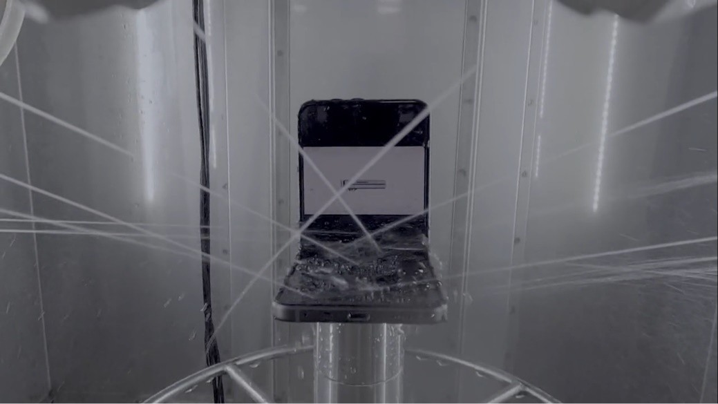 铸就小折叠机耐用性天花板 Galaxy Z Flip5展现三星的领先实力