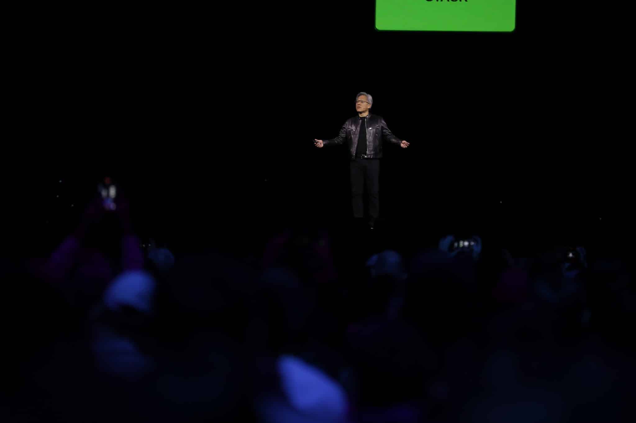 NVIDIA CEO：“我们创造了为生成式 AI 时代而生的处理器”
